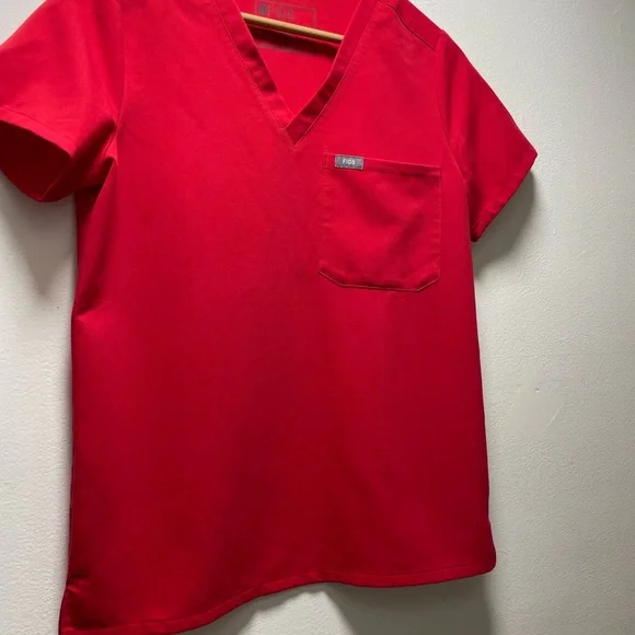 FIGS Scrubs Top & Pants - Picture 5 of 8